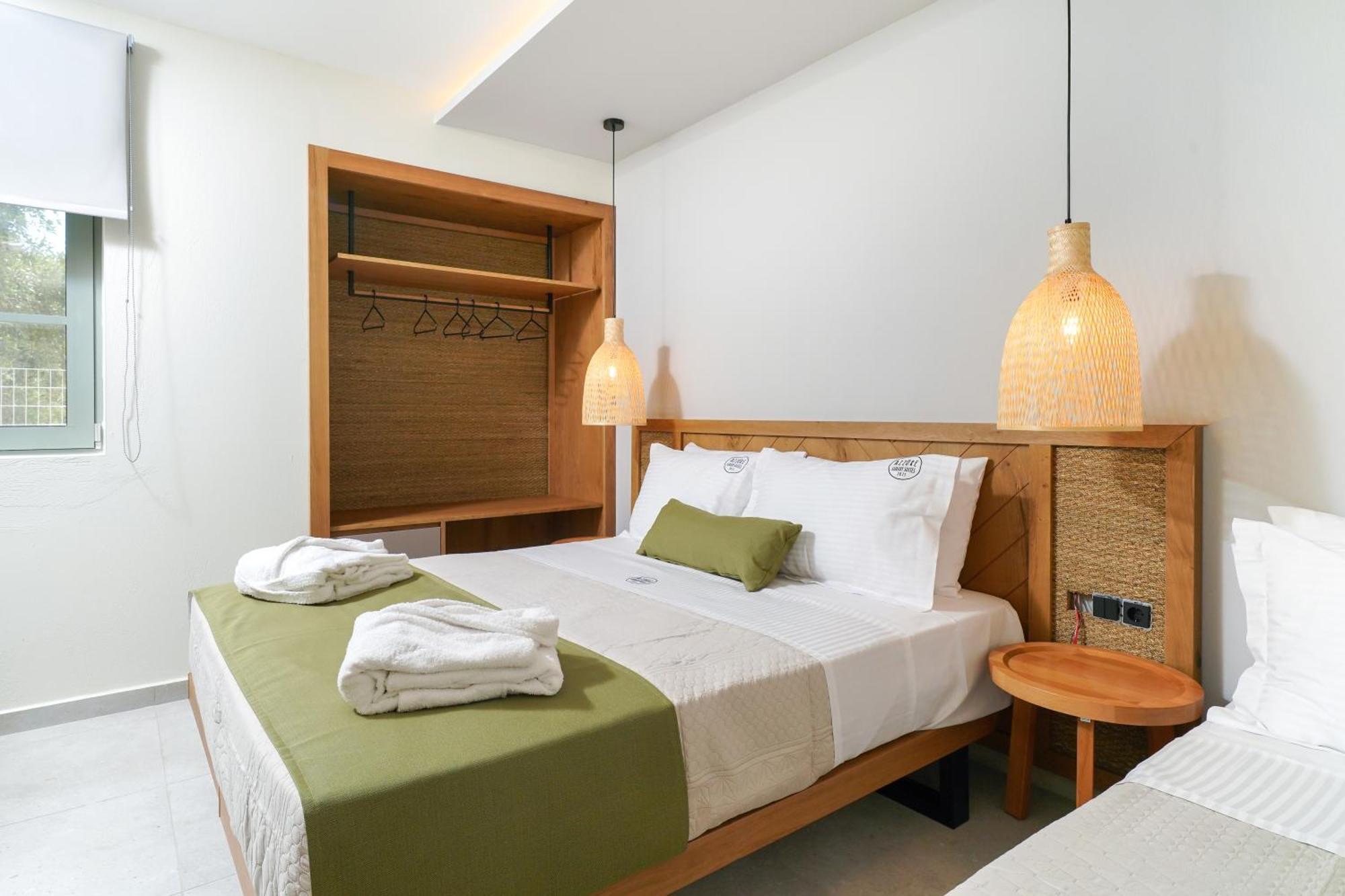 Azzure Luxury Suites Potos Exterior foto